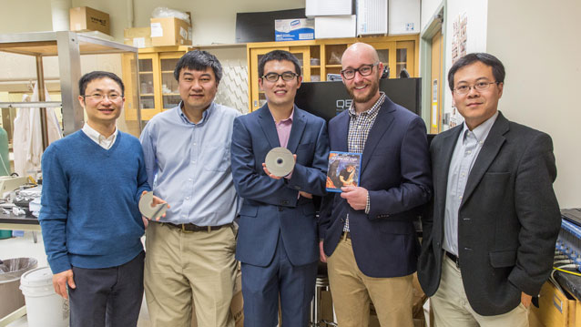 An interdisciplinary team from the McCormick School of Engineering and Applied Science discovered that using the data storage pattern from a Blu-ray disc improves solar cell performance