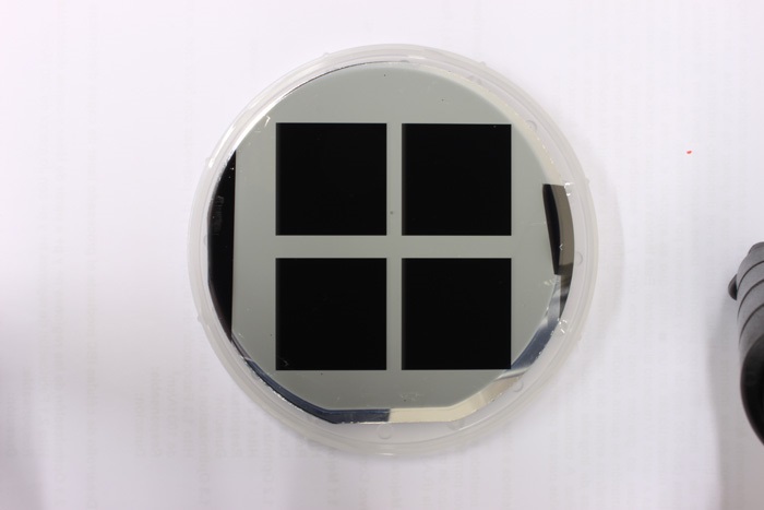 Solar cell with a black silicon surface treatment