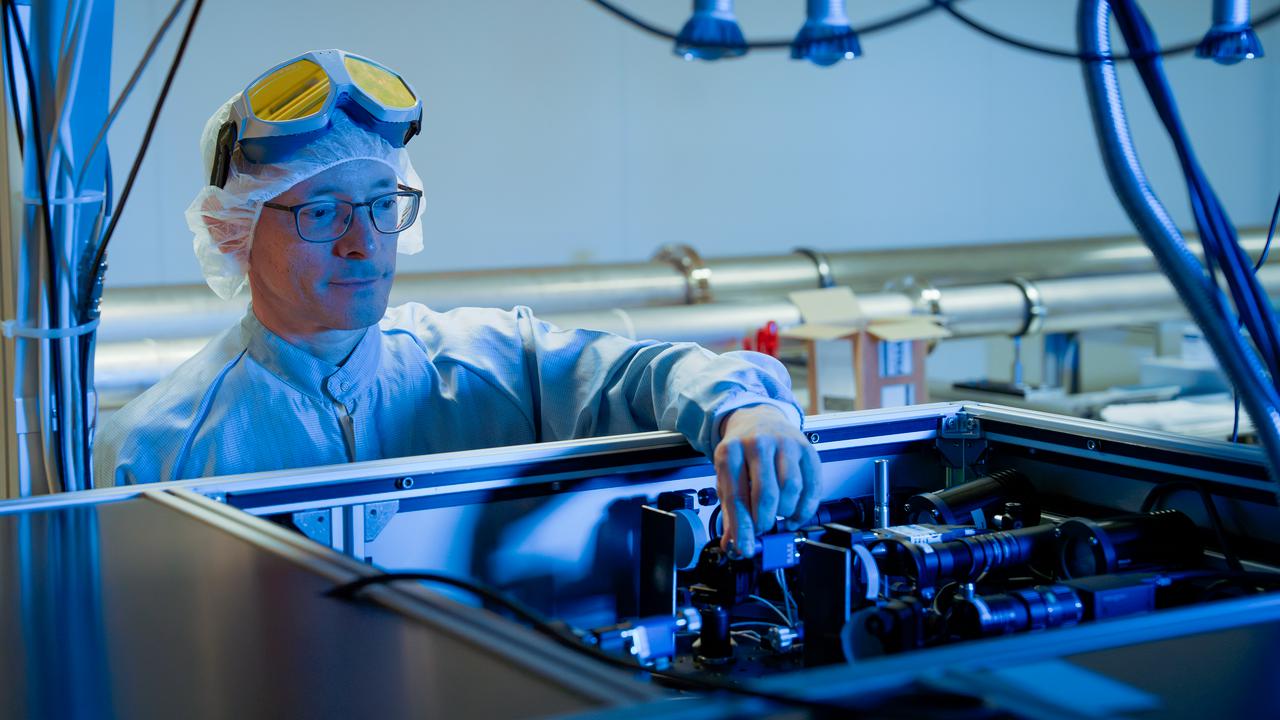 László Veisz, professor at the Department of Physics, has built the unique laser together with his colleagues
