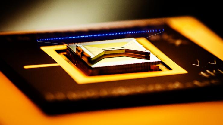 A closeup view of a surface ion trap used in the quantum computing technology