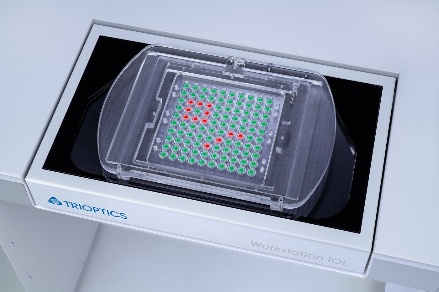 The test result of the OptiSpheric® IOL PRO 2 is displayed and thus facilitates sorting of the IOLs.