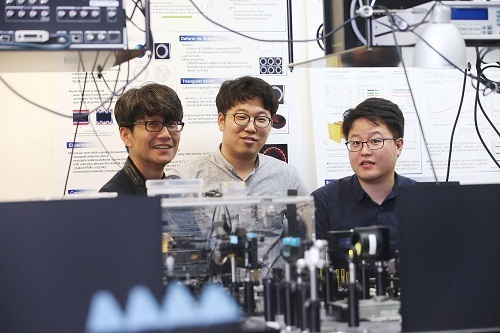 Professor Bumki Min, PhD candidate Jaehyeon Son and PhD Kanghee Lee