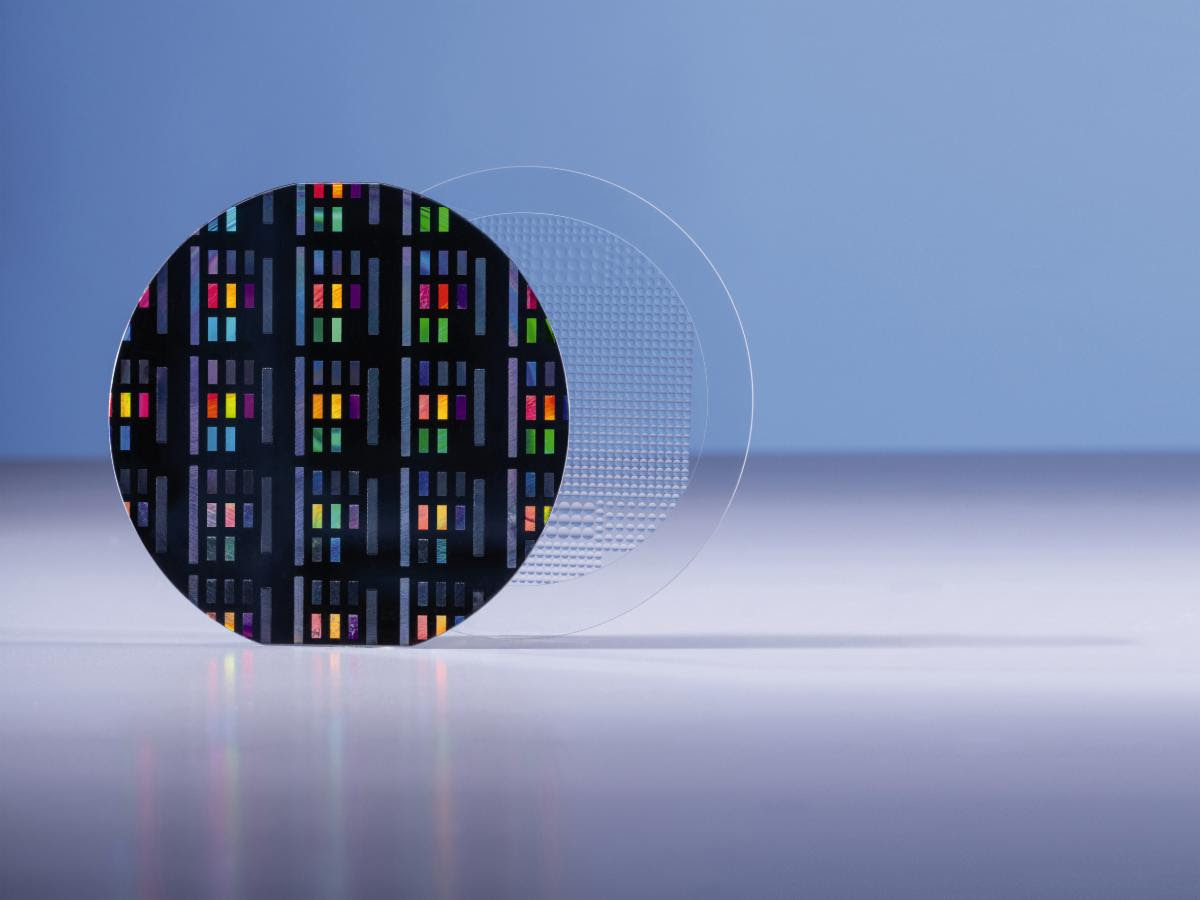 Wafer-level nanoimprint lithography and lens molding