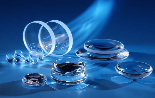 Optical Glass: Material base for crystal clear focusing. 