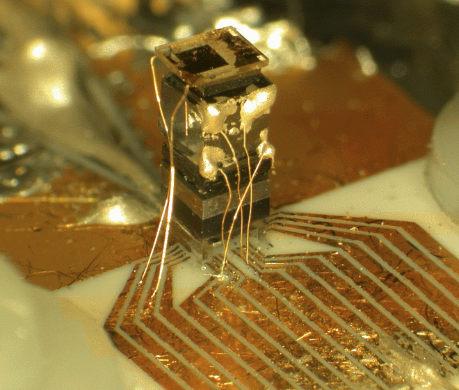 The original NIST chip-scale atomic clock in 2004.