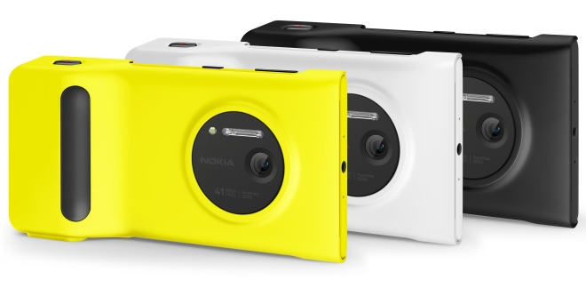 Nokia Lumia 1020 With Camera Grip