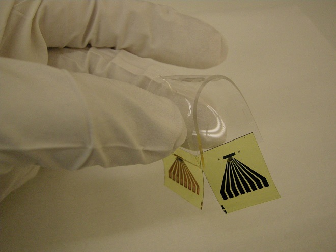 The novel waveguide connects a light source to a detector to make what may be the first truly stretchable optical circuit