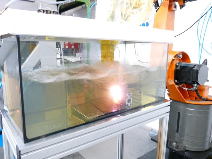 Underwater laser cutting