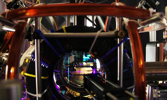 Photo of vacuum chamber in lab that houses experiment