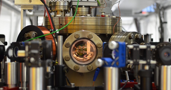 View of the vacuum chamber containing the atom trap