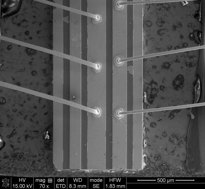 This is a scanning electron microscope image of the terahertz quantum cascade laser