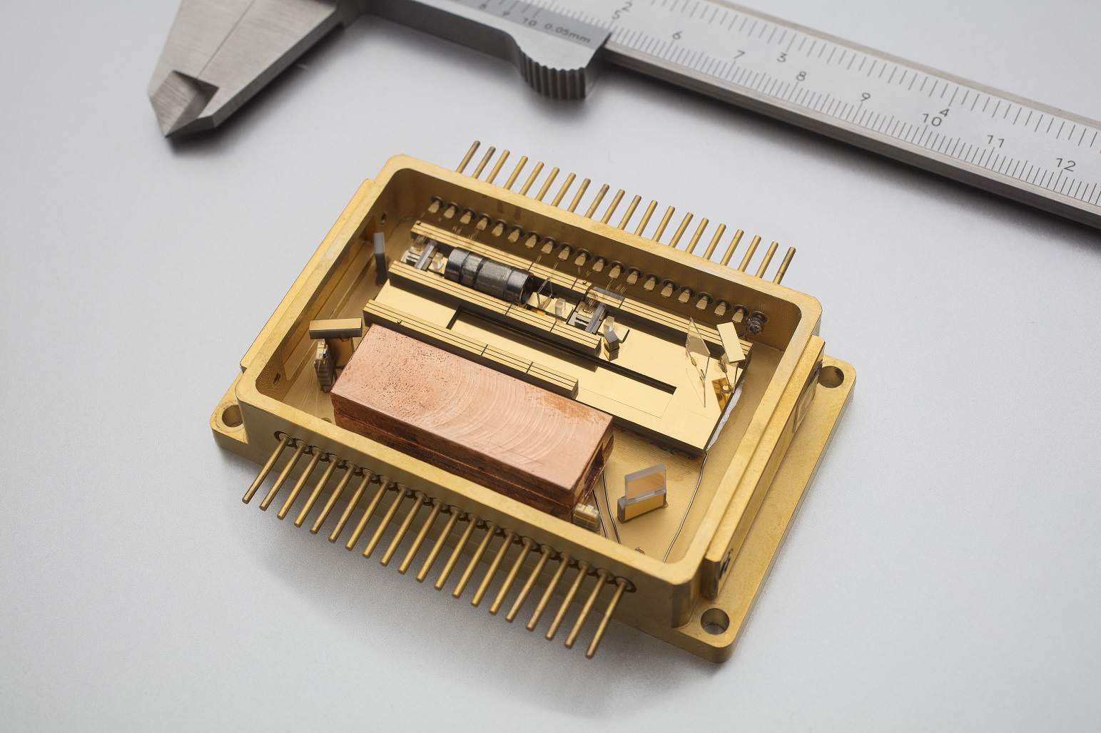 Compact laser module with outstanding frequency stabilization