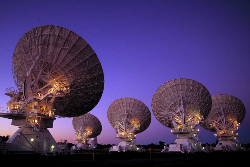 FIBRE-OPTICAL TELECOMMUNICATIONS HELPING SCIENTISTS PEER INTO DEEP SPACE