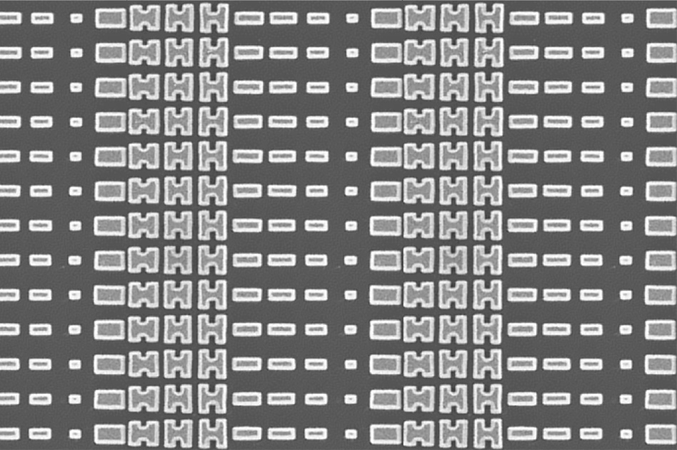 A larger view of the array of meta-atoms which perform as a lens to focus mid-IR rays, which ordinary glass and other visually transparent materials can’t do because they are opaque at these wavelengths