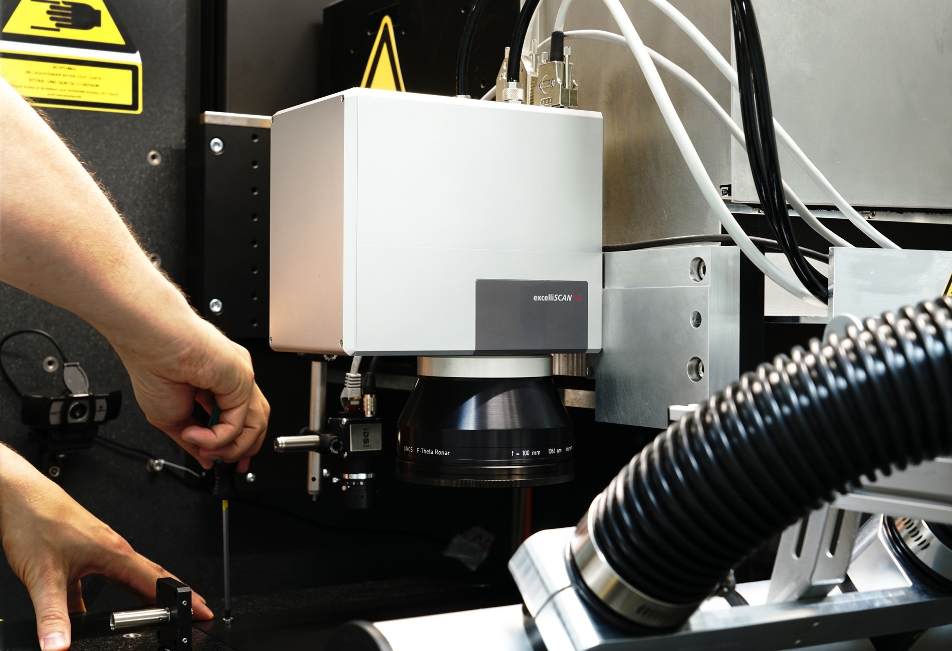 The excelliSCAN scan head is perfectly suited for laser micro-machining and additive manufacturing