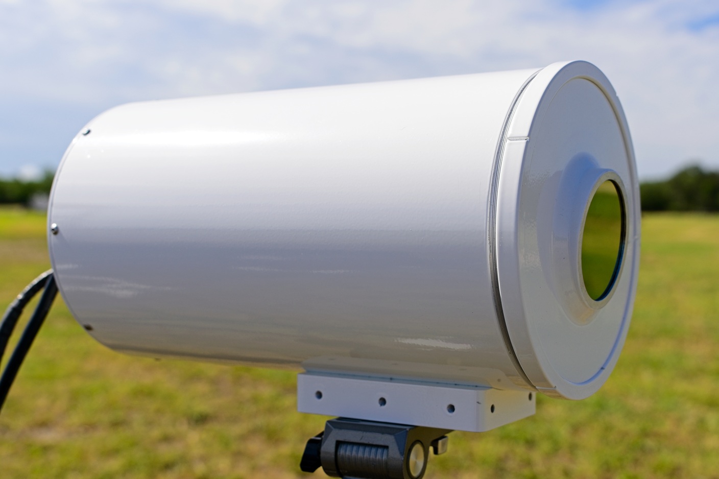 One of the mid-wave infrared camera for optical gas imaging.