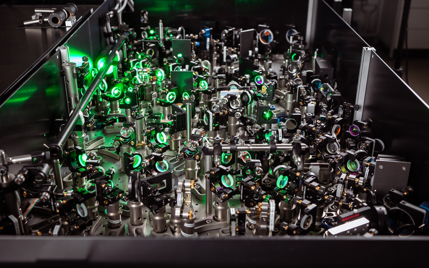 Setup for ultrafast nonlinear control of materials in the mid-infrared spectral range, research teams Leitenstorfer and Bossini, University of Konstanz